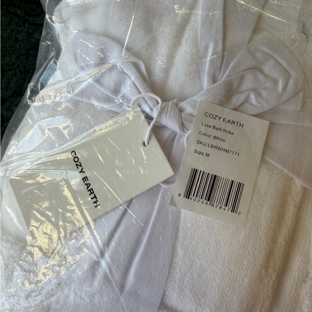 Luxe Bath Robe - Picture 5 of 6
